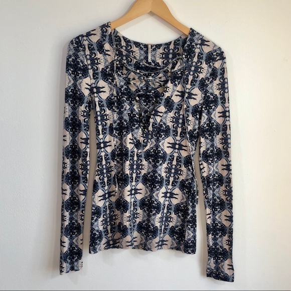 Free People Top - Picture 1 of 5